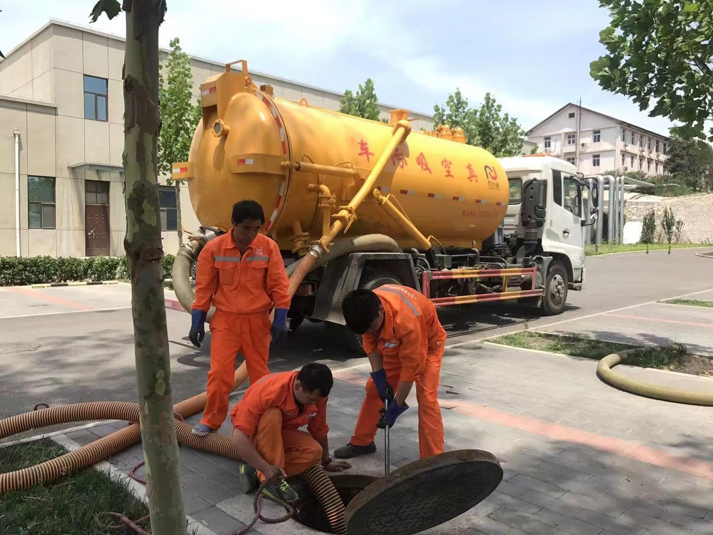 西充化粪池清理与5-8吨吸粪车施工效率分析
